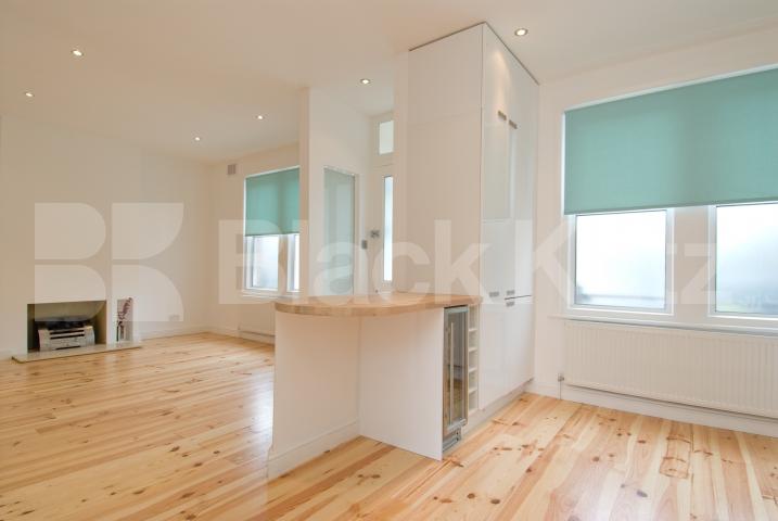 			MUST SEE !!!, 4 Bedroom, 1 bath, 1 reception House			 Third Avenue, Queens Park